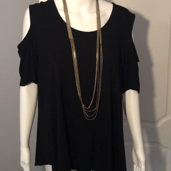 Avenue Tops - PLUS NWT Avenue Cold Shoulder Top